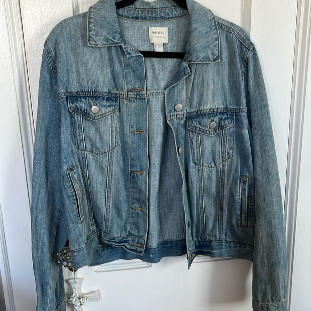 Forever 21 L thin denim jacket like new